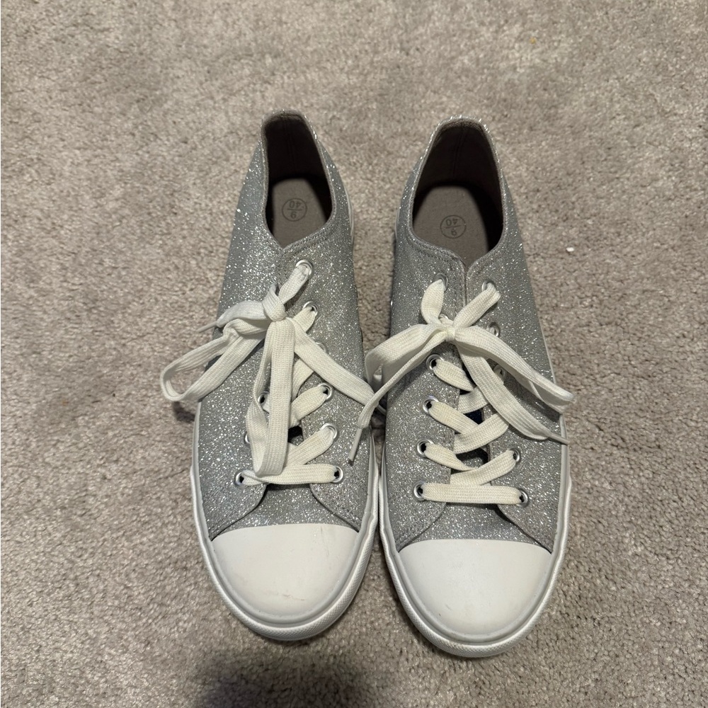 Amazon Women's Gray Sneakers